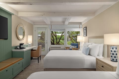 Premium bedding, in-room safe, desk, iron/ironing board