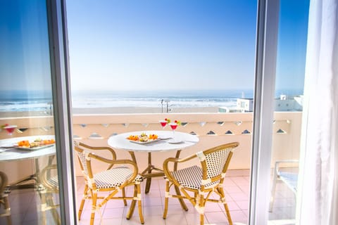 Deluxe Edition Twin/Double Sea View | Balcony