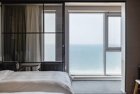 Deluxe Twin Room, Ocean View | Free WiFi