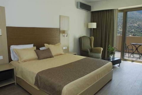 In-room safe, free cribs/infant beds, free rollaway beds, WiFi