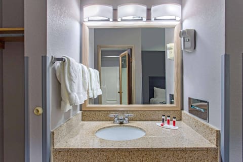 Free toiletries, towels