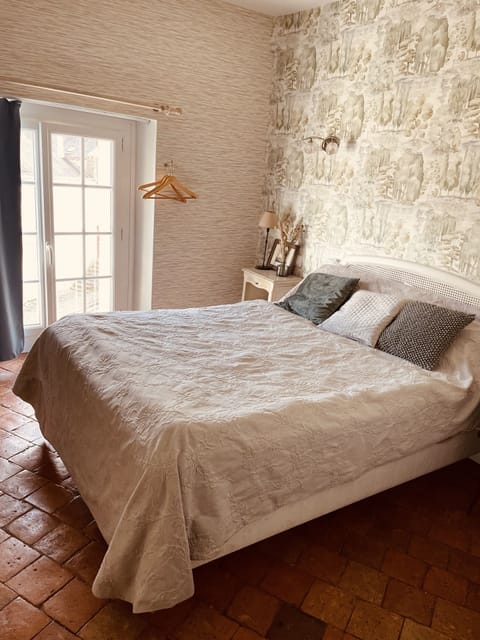 Double Room | Individually decorated, individually furnished, blackout drapes