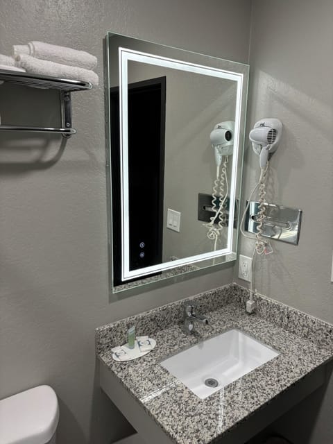 Bathtub, free toiletries, hair dryer, towels