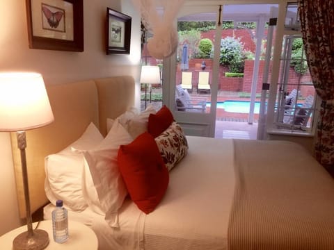 Livingstone Room | In-room safe, individually decorated, individually furnished, desk