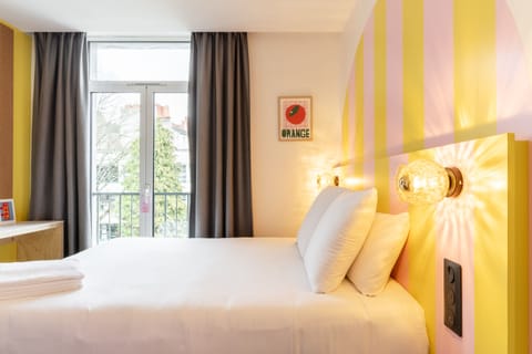 Small Double room | Premium bedding, desk, laptop workspace, soundproofing