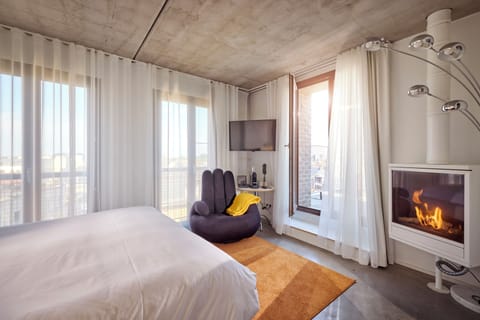 Executive | Egyptian cotton sheets, premium bedding, down comforters