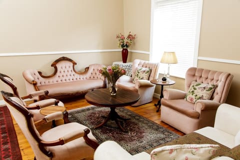 81-cm flat-screen TV with satellite channels, TV