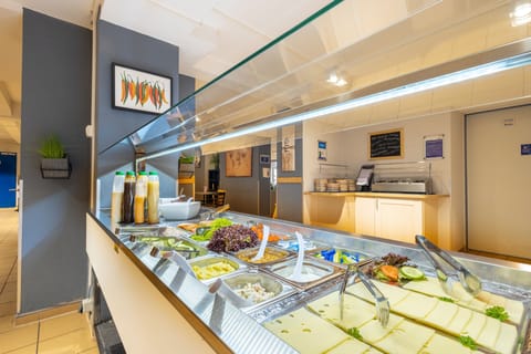 Daily buffet breakfast for a fee