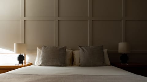 10 bedrooms, Egyptian cotton sheets, premium bedding