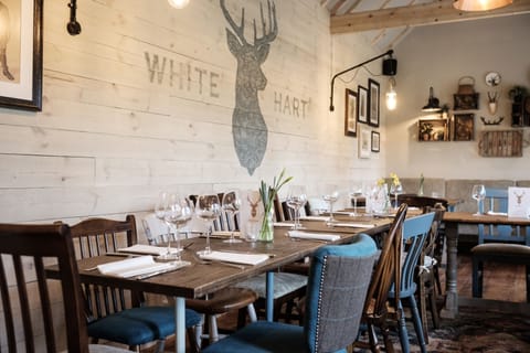 Breakfast, lunch, dinner served; British cuisine 