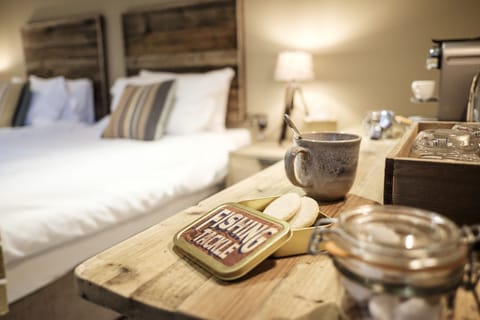 Comfy King or Twin Room | Premium bedding, desk, iron/ironing board, free cribs/infant beds