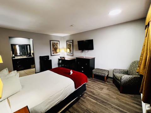 Desk, iron/ironing board, free WiFi, bed sheets