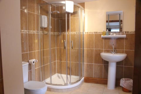 Superior Double Room (Room 6 or 7) | Bathroom | Shower, free toiletries, hair dryer, towels