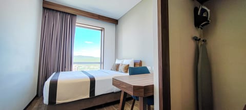 Presidential Suite, Multiple Beds, Non Smoking | In-room safe, desk, laptop workspace, blackout drapes