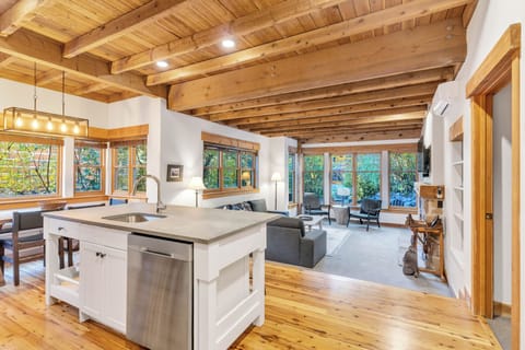 Mountain Loft - Cottage Room | Living area | 65-inch Smart TV with digital channels, streaming services