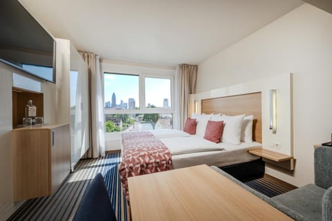 Premium bedding, in-room safe, desk, laptop workspace