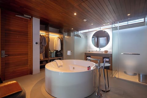 Duplex grand pool villa | Minibar, in-room safe, individually decorated, individually furnished