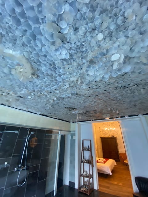 Deluxe Double Room, Bathtub | Bathroom | Free toiletries, hair dryer, bathrobes, slippers