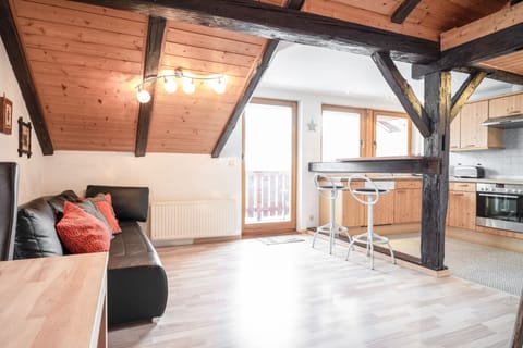 Gallery Loft, Sauna | Living area | Smart TV, fireplace