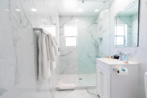 Shower, free toiletries, hair dryer, towels