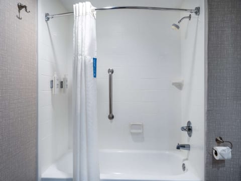 Two queen beds non smoking | Bathroom | Free toiletries, hair dryer, towels