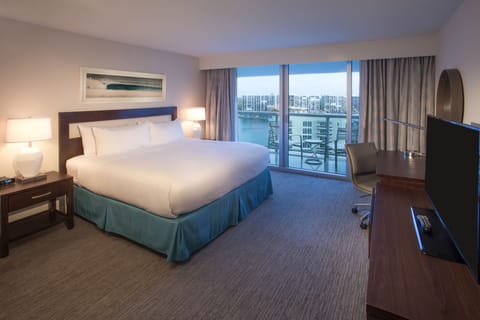 Suite | Pillowtop beds, minibar, in-room safe, desk