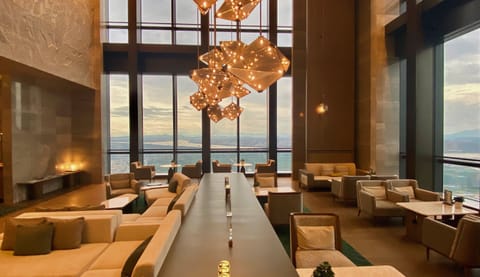 Lobby lounge