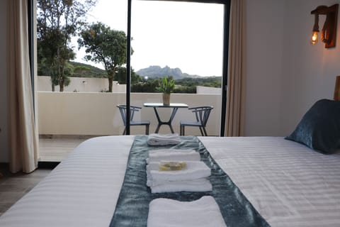 Superior Double Room | Minibar, in-room safe, individually decorated, individually furnished