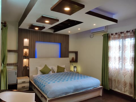 Superior Room | Premium bedding, memory foam beds, minibar, blackout drapes