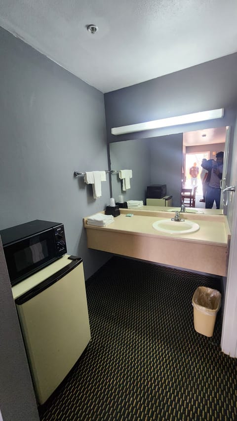 Free toiletries, towels