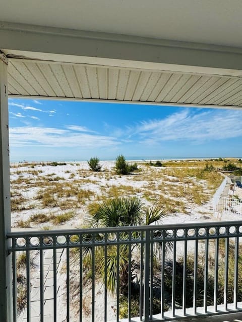 Apartment, 3 Bedrooms | Property grounds