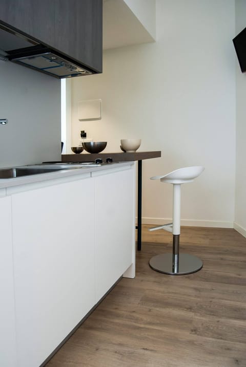 Double Room | Private kitchen | Fridge, stovetop, electric kettle, toaster