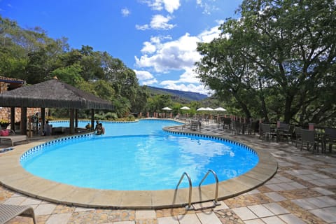 Outdoor pool, pool umbrellas, sun loungers