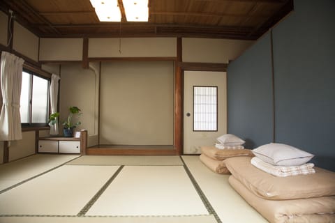 Quadruple Room (Private) | Blackout drapes, WiFi (free), bed sheets