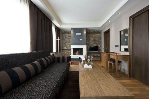 Family Chalet | Living area | Flat-screen TV, fireplace, DVD player