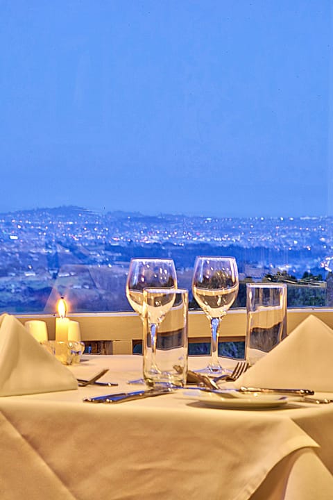 Breakfast, lunch and dinner served