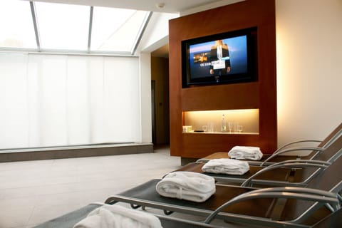 Couples treatment rooms, deep-tissue massages, massages