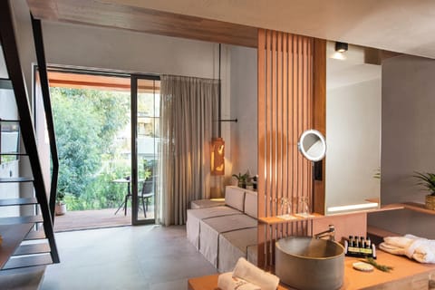 Maisonette | 40m2 | In-room safe, desk, blackout drapes, soundproofing