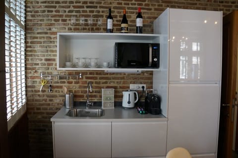 Luxurious Holy Roman Empire Suite | Private kitchenette | Fridge, microwave, coffee/tea maker, electric kettle