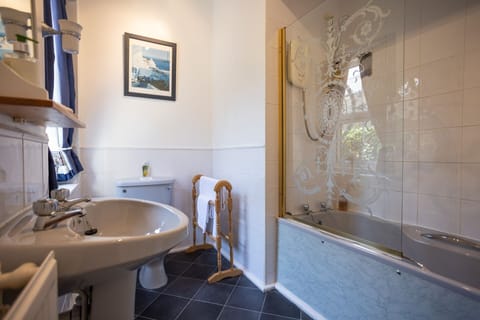 Single Room, Private Bathroom | Bathroom