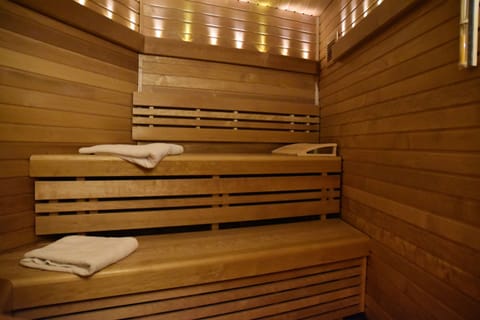 Double Room, Shared Bathroom (Super King) | Spa | Sauna