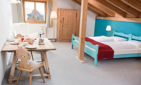 Hypo-allergenic bedding, in-room safe, individually decorated