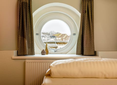 Standard Single Room | Hypo-allergenic bedding, desk, blackout drapes, iron/ironing board