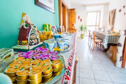 Free daily local cuisine breakfast