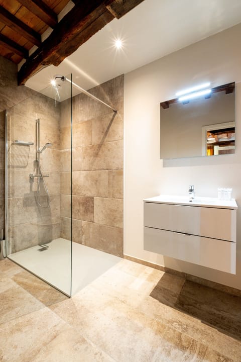 Basic Double Room (two) | Bathroom shower