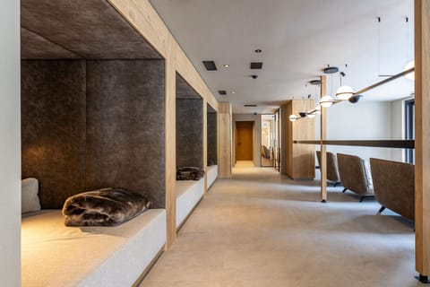 Sauna, massage/treatment rooms