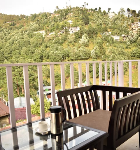 Diamond | Balcony