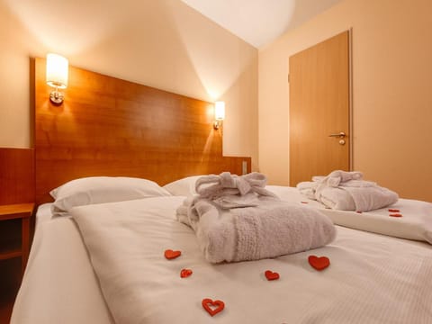 In-room safe, desk, blackout drapes, free WiFi