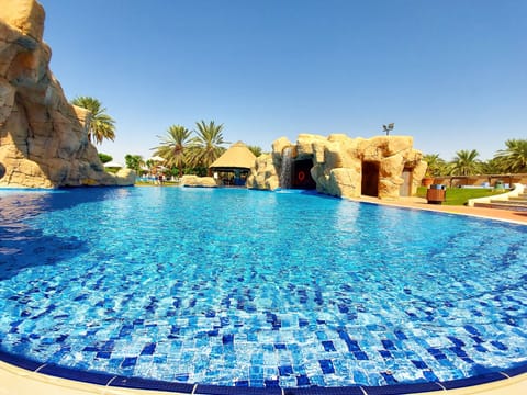 3 outdoor pools, sun loungers