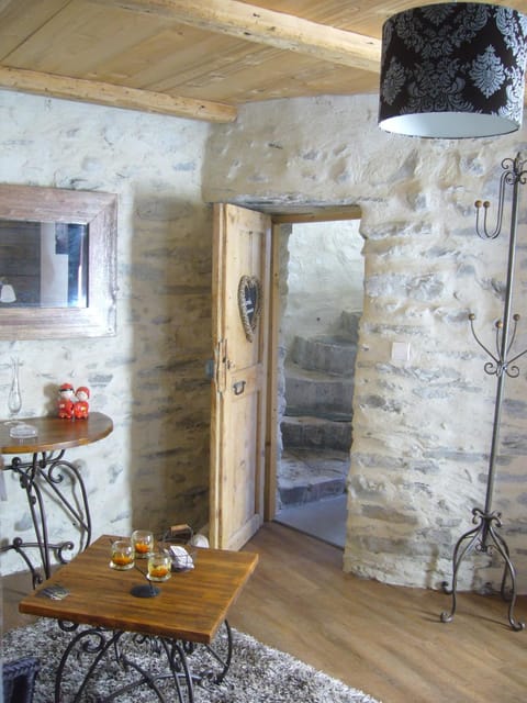 Double Room (Romance) | Living room